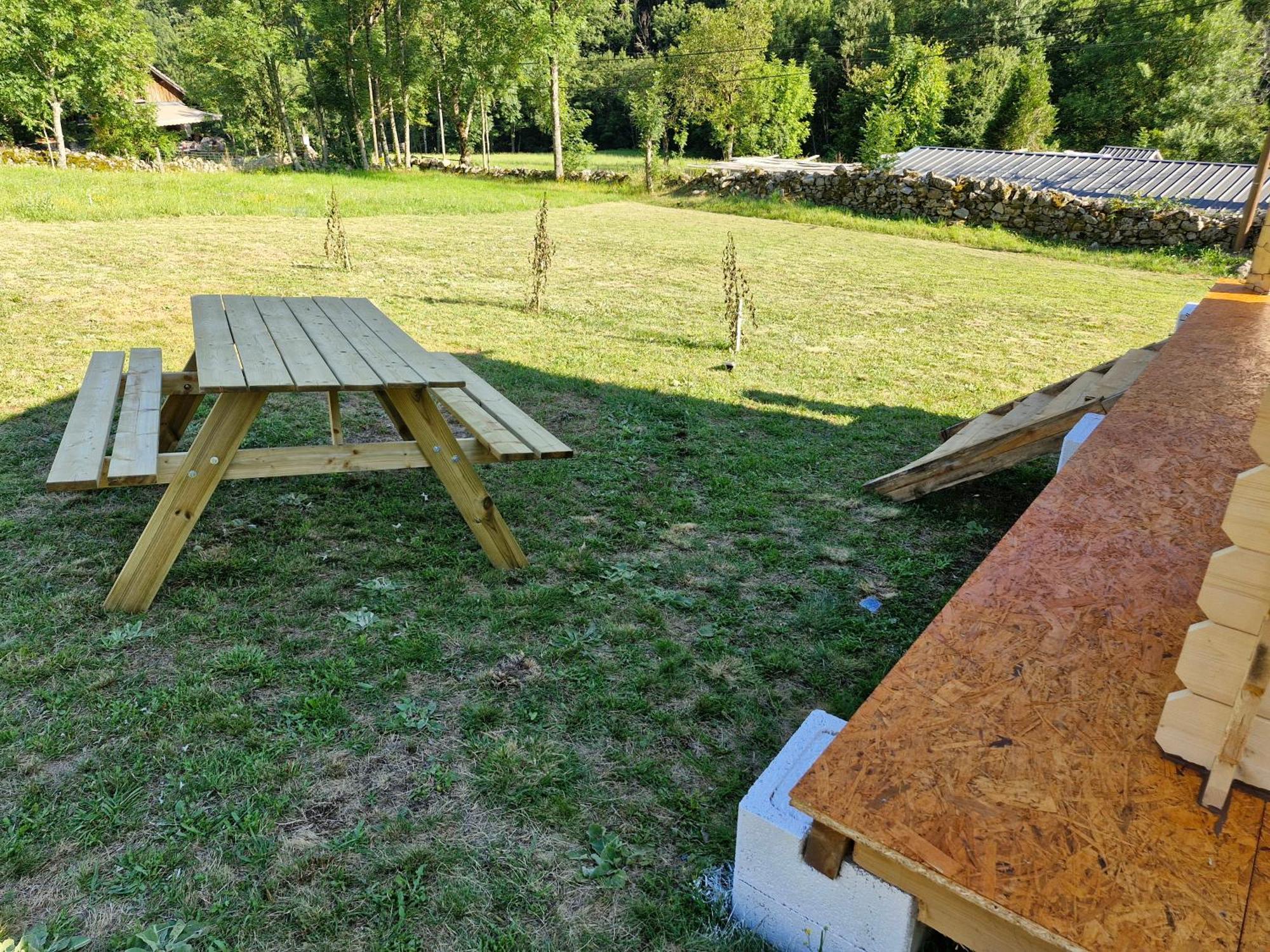 La Cabane Des Lucioles Saint-Julien-Boutieres Eksteriør billede