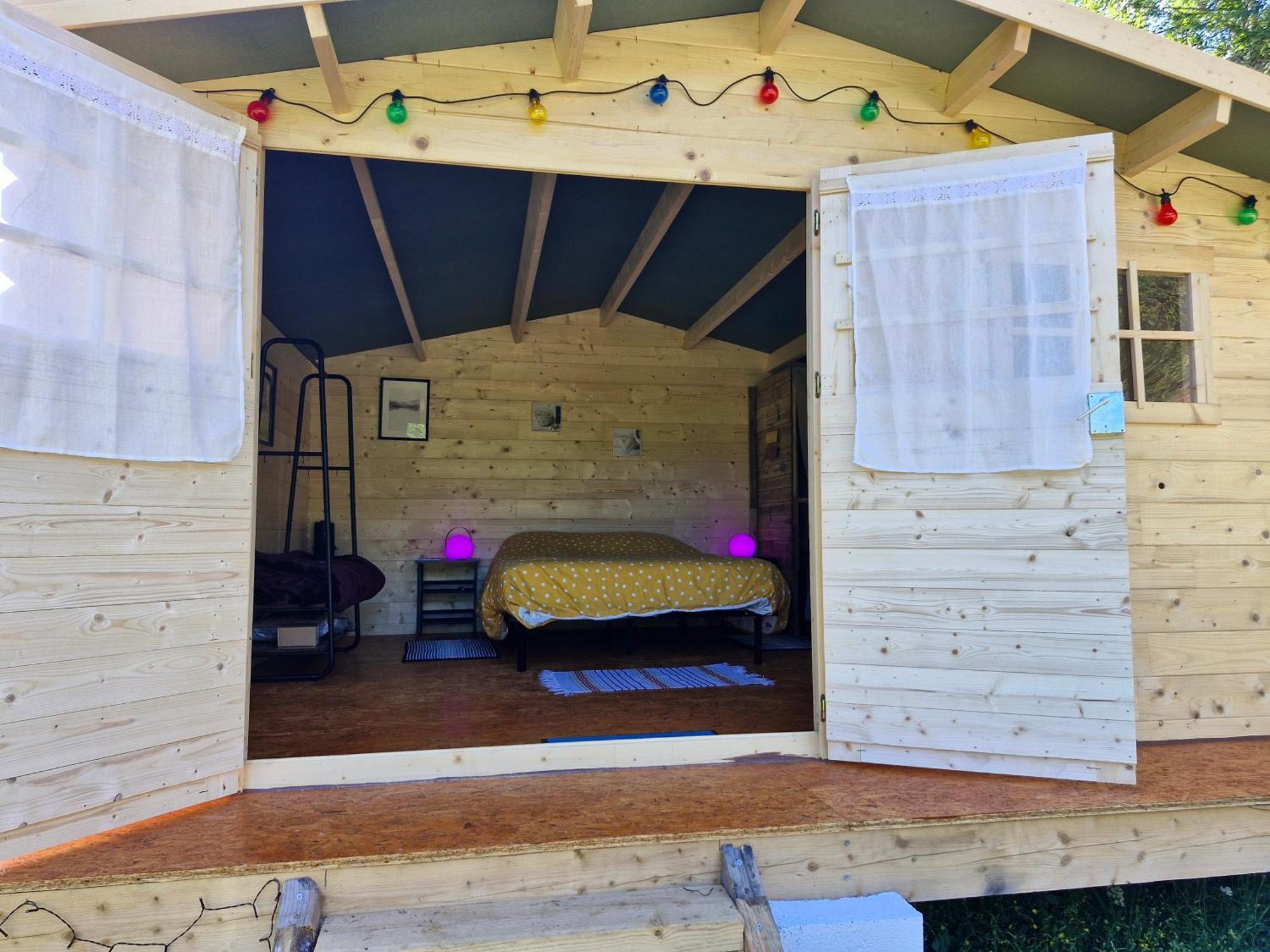 La Cabane Des Lucioles Saint-Julien-Boutieres Eksteriør billede