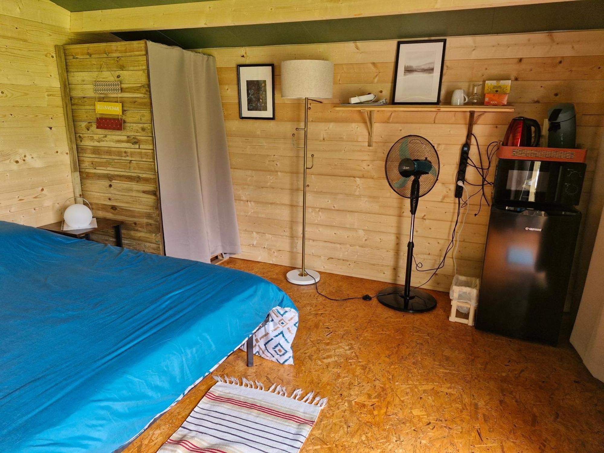 La Cabane Des Lucioles Saint-Julien-Boutieres Værelse billede